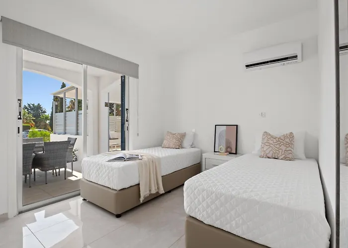 Adamante Luxury By Nomads