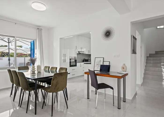 Adamante Luxury By Nomads *